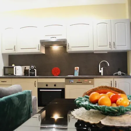 Apartment Bright And Nice 43 M Refurbished Ideal For 2 *